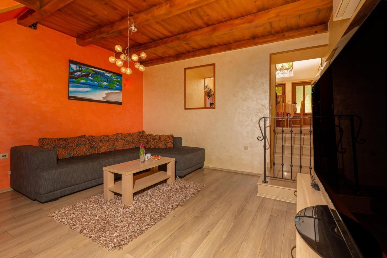Holiday Home Ana's Paradise Mlini Exterior foto